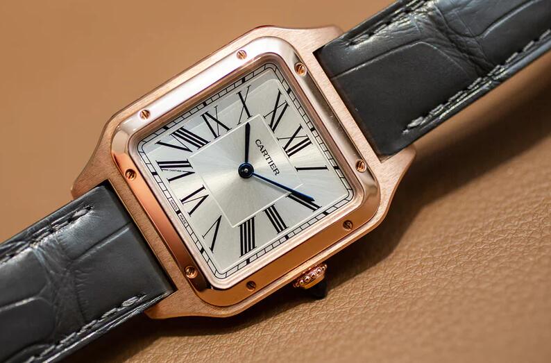 Hot-selling replication watches are fashionable with rose gold.