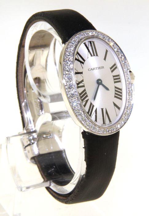 The quartz movement fake watch is designed for women.