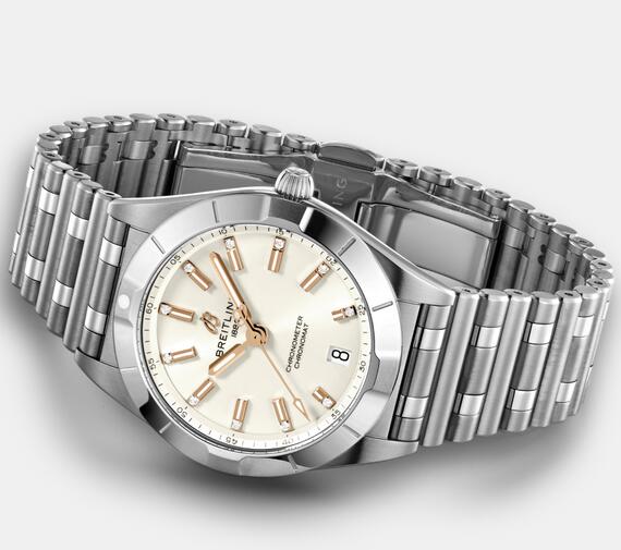 Perfect fake watches ensure the best luxury with diamonds.