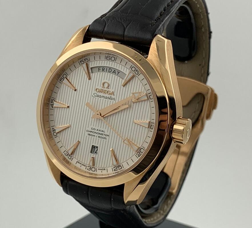Quality replica watches are practical and accurate with day and date indication.